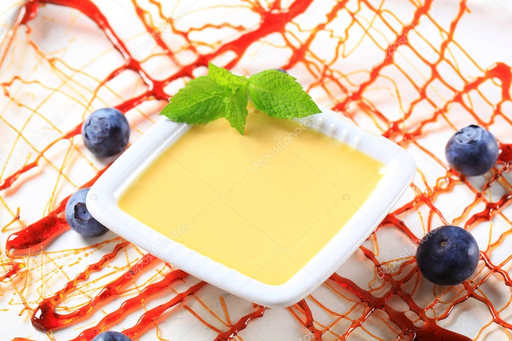 Vanilla custard dessert