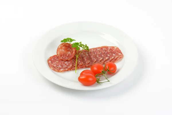 Cienkie plasterki salami — Zdjęcie stockowe