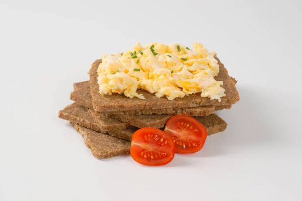 Fitness bread with scrambled eggs — Stock Photo, Image