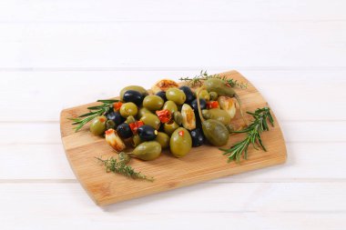 Salamura Zeytin, Kapari, Kepçe çilek ve sarımsak