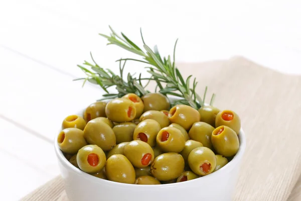 Aceitunas verdes rellenas — Foto de Stock