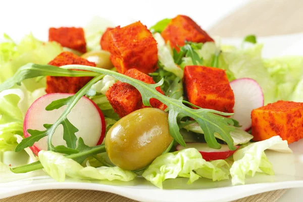 Salade de légumes au fromage — Photo