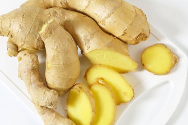 taze zencefil kökü