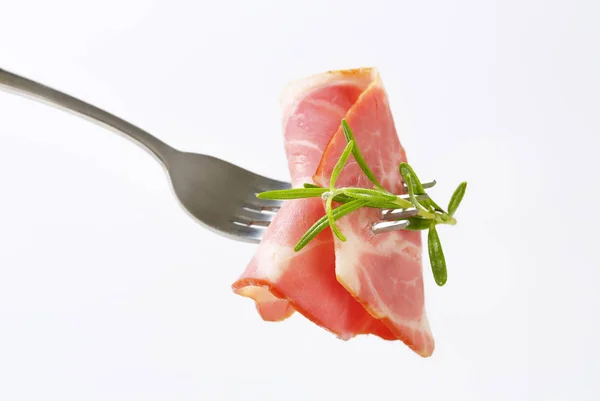 Gerookt varkensvlees op vork — Stockfoto
