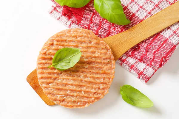 Carne picada crua patty — Fotografia de Stock