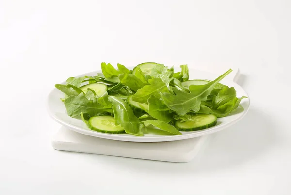 Ensalada de rúcula y pepino — Foto de Stock