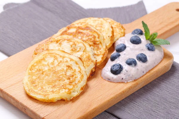 Crêpes américaines au yaourt et aux bleuets — Photo