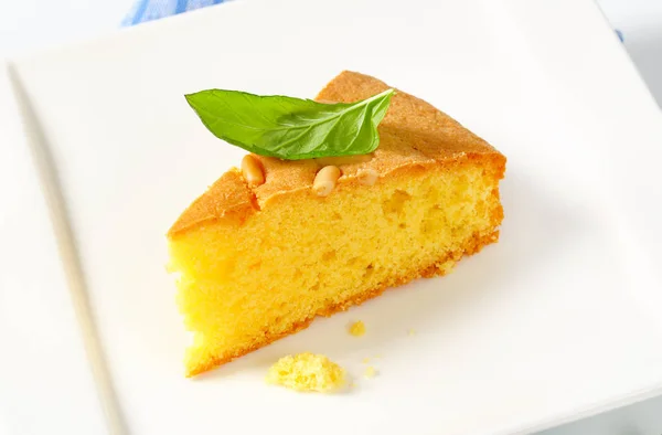 一块黄油海绵蛋糕 — 图库照片