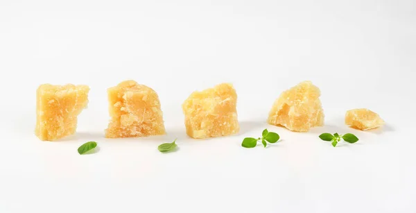 Parmezaanse kaas stukken — Stockfoto