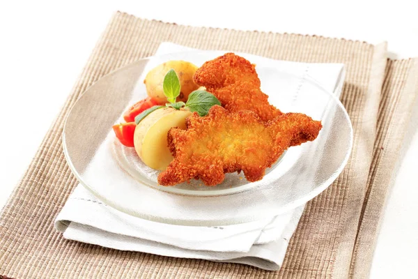 Fried breaded fish with potatoes — Stock Photo, Image