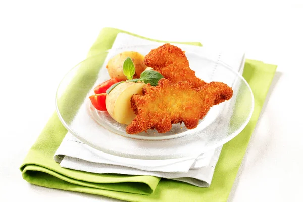 Fried breaded fish with potatoes — Stock Photo, Image