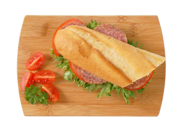 Sanduíche fresco com salame — Fotografia de Stock