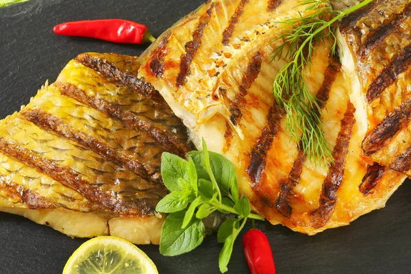 Grilled carp fillets — Stock Photo, Image