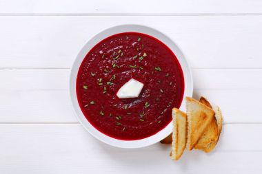 Pancar çorbası tost ile krem