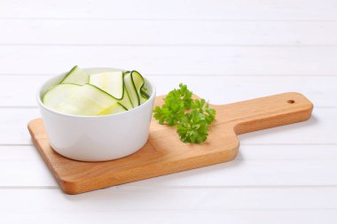 çiğ kabak şeritler