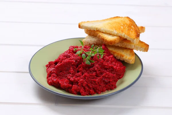 Fresh beetroot puree with toast — Stock Photo, Image