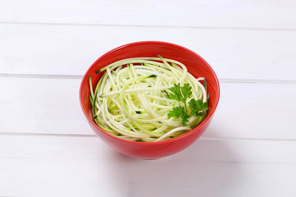 Rauwe courgette noodles — Stockfoto