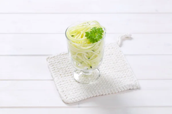 Fideos de calabacín crudos — Foto de Stock