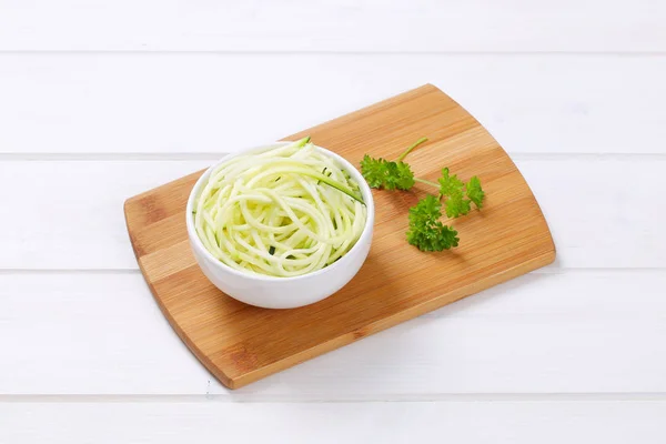 Rauwe courgette noodles — Stockfoto