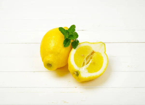 Un citron et demi — Photo