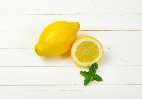 Un citron et demi — Photo