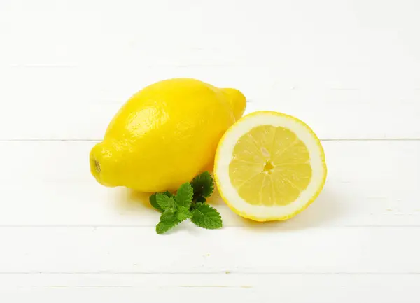 Un citron et demi — Photo