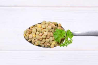 Kuru kahverengi mercimek