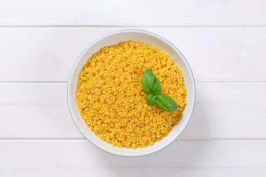 küçük makarna kabukları