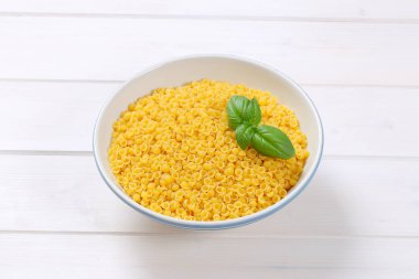 küçük makarna kabukları