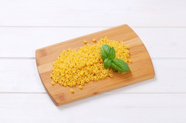 küçük makarna kabukları