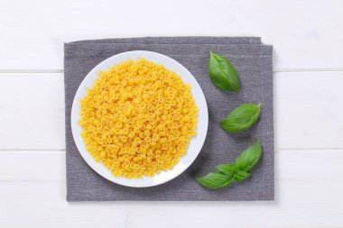 küçük makarna kabukları