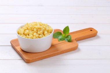 küçük makarna kabukları