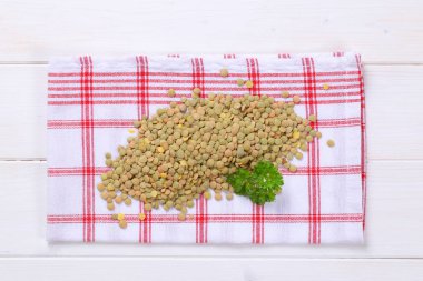 Kuru kahverengi mercimek