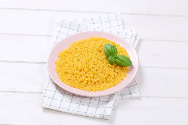 küçük makarna kabukları