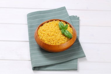 küçük makarna kabukları