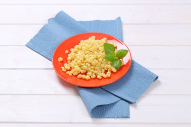 küçük makarna kabukları