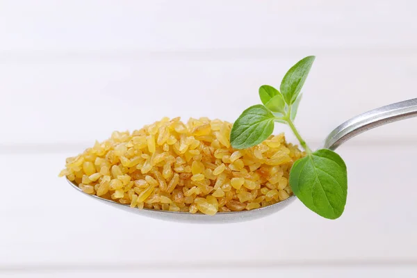 Suchý pšenice bulgur — Stock fotografie