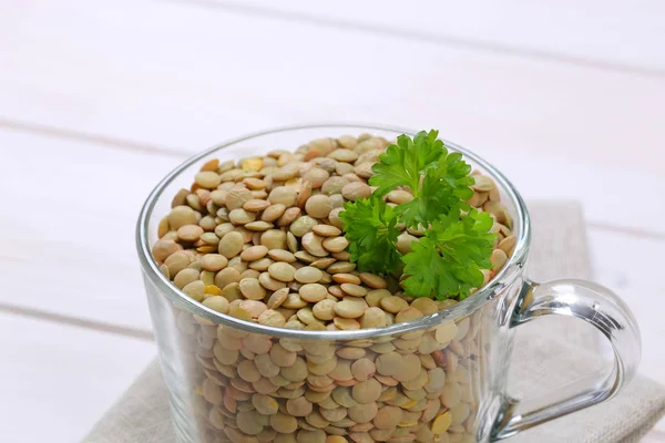 干燥的棕色小扁豆 — 图库照片