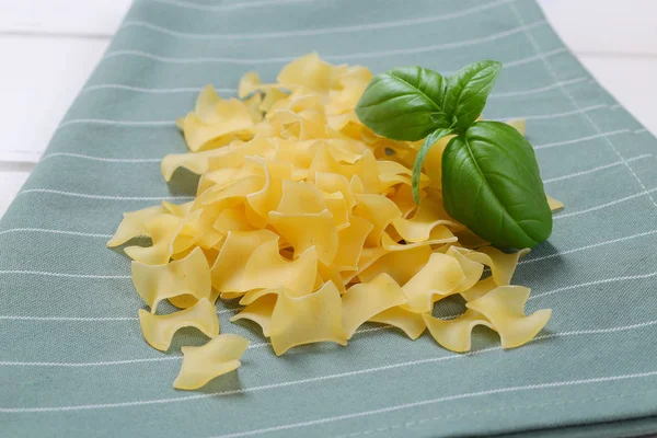 Quadretti - vierkante vorm van pasta — Stockfoto