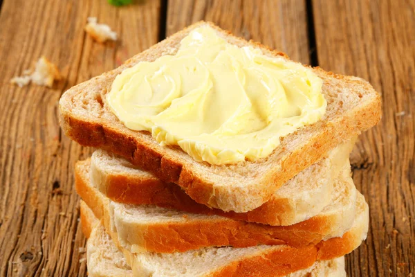 Smörgås bröd med smör — Stockfoto