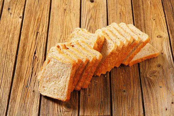 Whole wheat sandwich bread — Stock Photo, Image