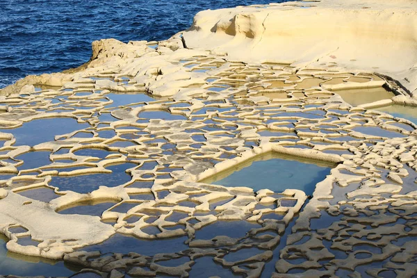Пруды испарения соли, Мальта — стоковое фото