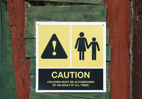 Caution sign and notice — Stock Photo, Image