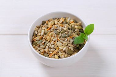 Salata veya çorba için tohum karışımı