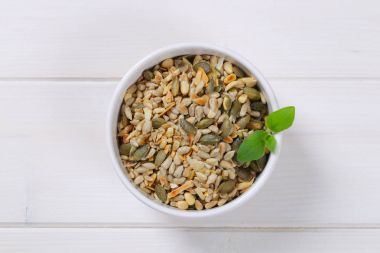 Salata veya çorba için tohum karışımı