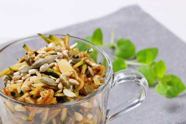 Tohum kabak salatası