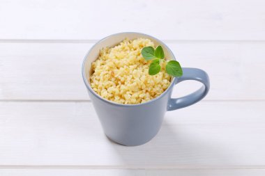 Bütün kabuğu çıkarılmış tane pişmiş