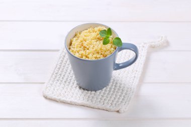 Bütün kabuğu çıkarılmış tane pişmiş