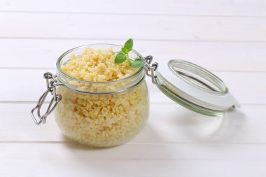 Bütün kabuğu çıkarılmış tane pişmiş