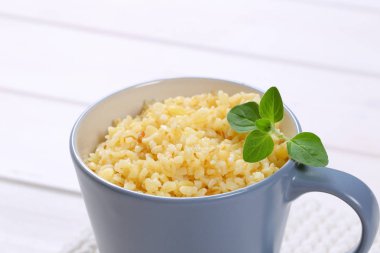 Bütün kabuğu çıkarılmış tane pişmiş